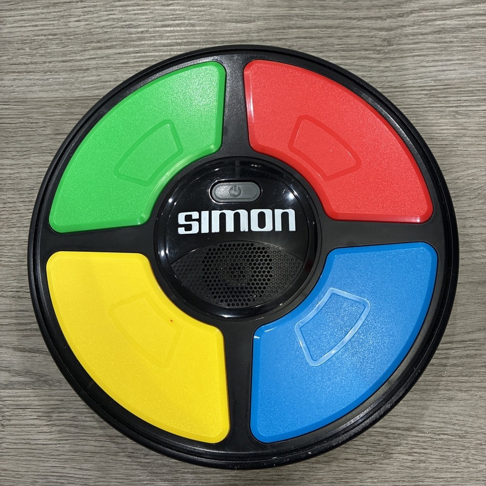 Simon Says Memory Game Working Lights Sounds Handheld Electronic Toy Hasbro 2015